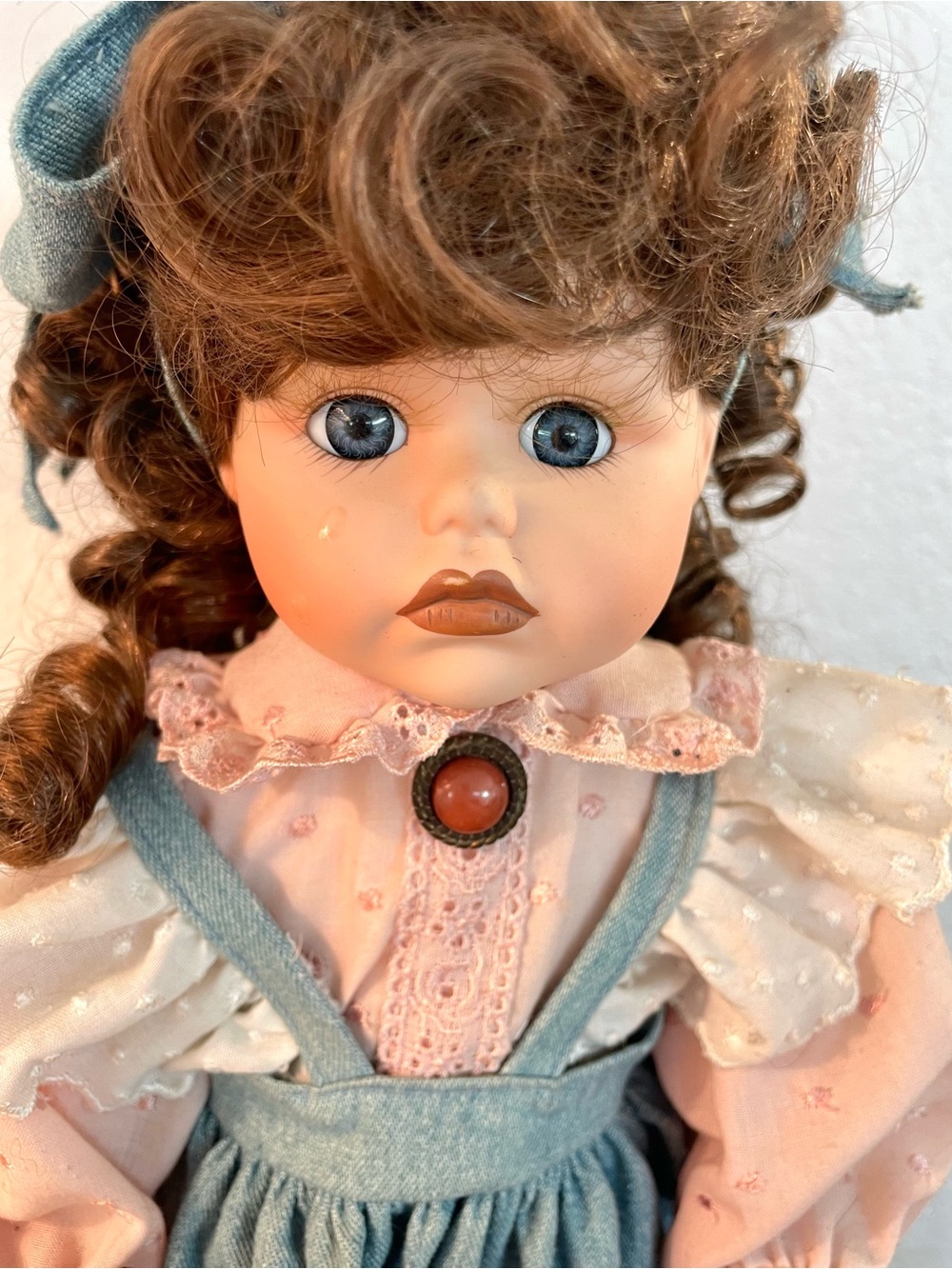The Boyds Collection “Yesterdays Child” Porcelain Doll -Laura #4903